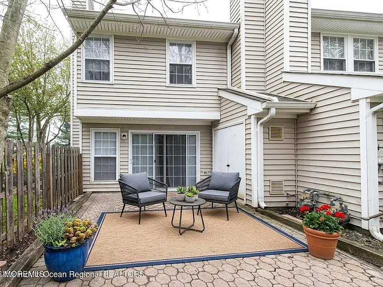 25 Duncan Way — Photo 6