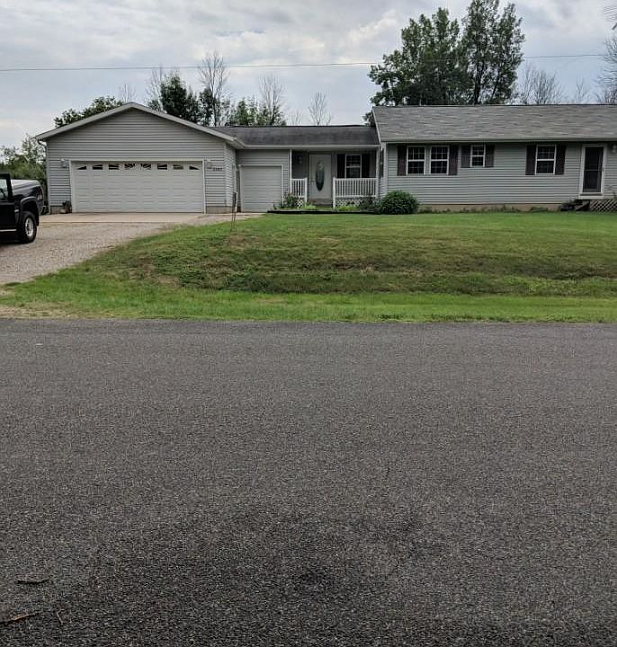 Country setting close to town