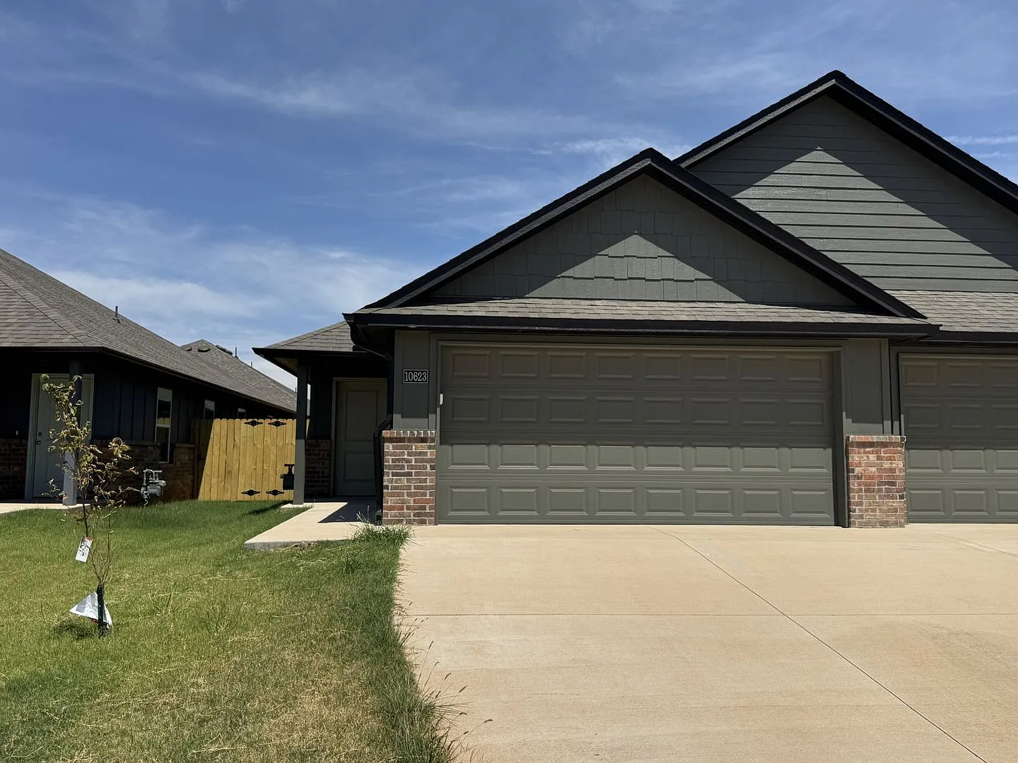 Brand New Stunning and Spacious 3 Bedroom 2 Bath Duplex in Mustang Schools — Photo 1