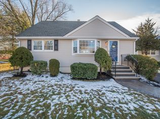 19 Roy Ct, Clifton, NJ 07012