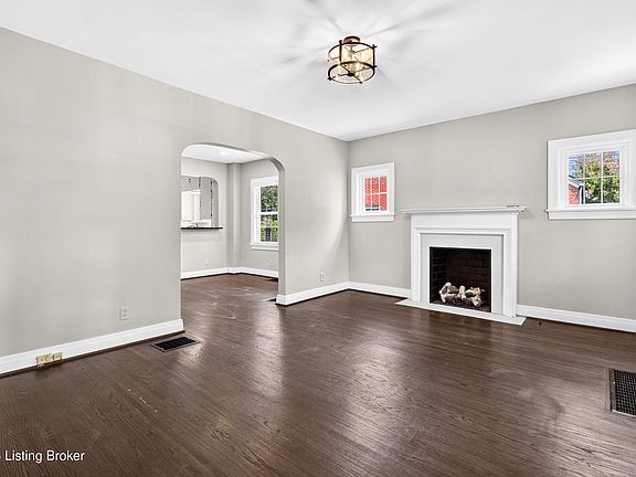 4th image of 3811 Grandview Ave