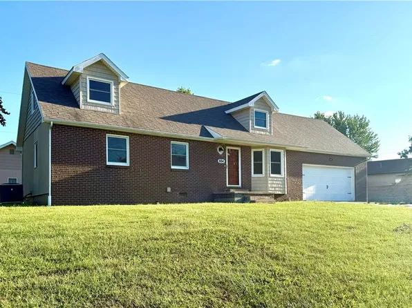 804 E 22nd St, Fort Scott, KS 66701