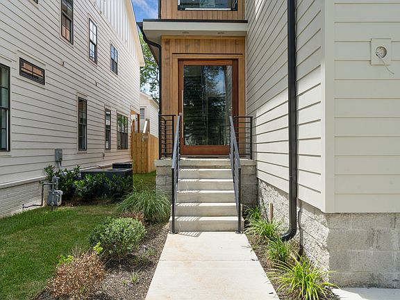 2nd image of 4007A Woodmont Blvd
