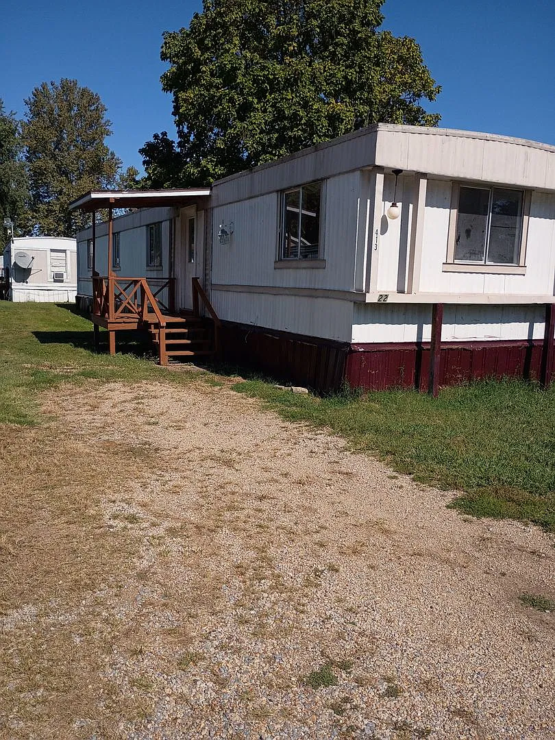 2 Bedroom 2 Full Bathroom Mobile Home Community — Photo 2