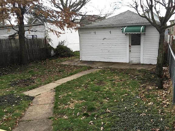 2nd image of 1783 W 50th St