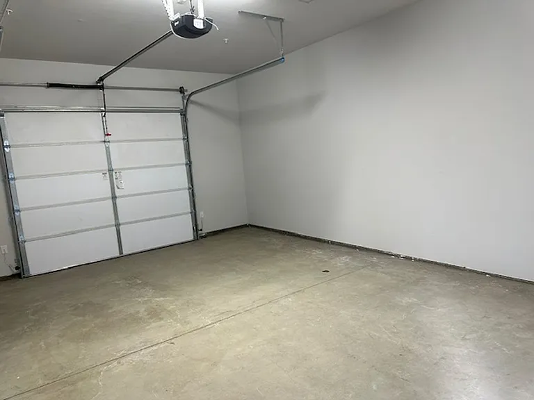 Village Place Apartments — Photo 41