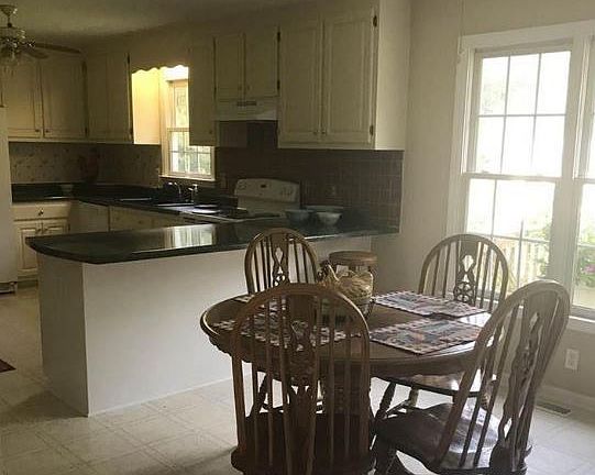 Eat in Kitchen/Dining