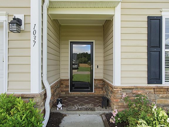 3rd image of 1037 Bridlewood Farms Pkwy