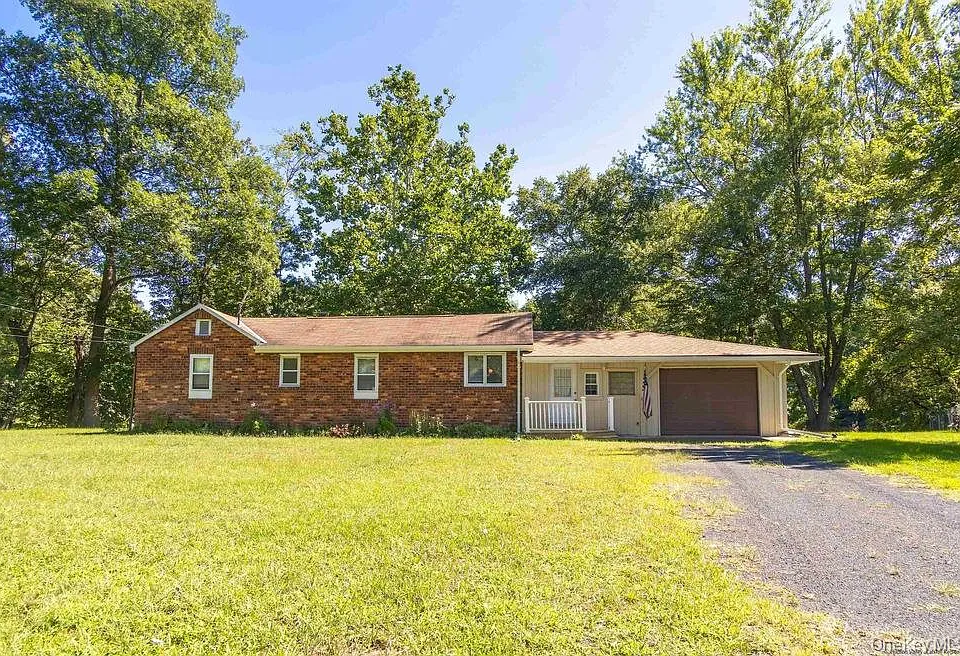 70 Brigham Ln