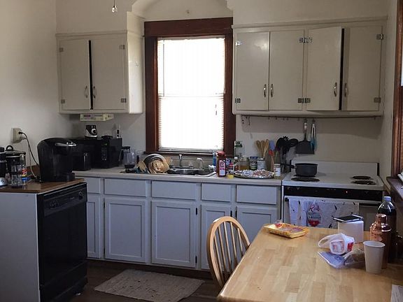 3rd image of 1116 New Hampshire St
