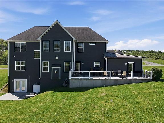 2nd image of 8011 Hidden Valley Ln