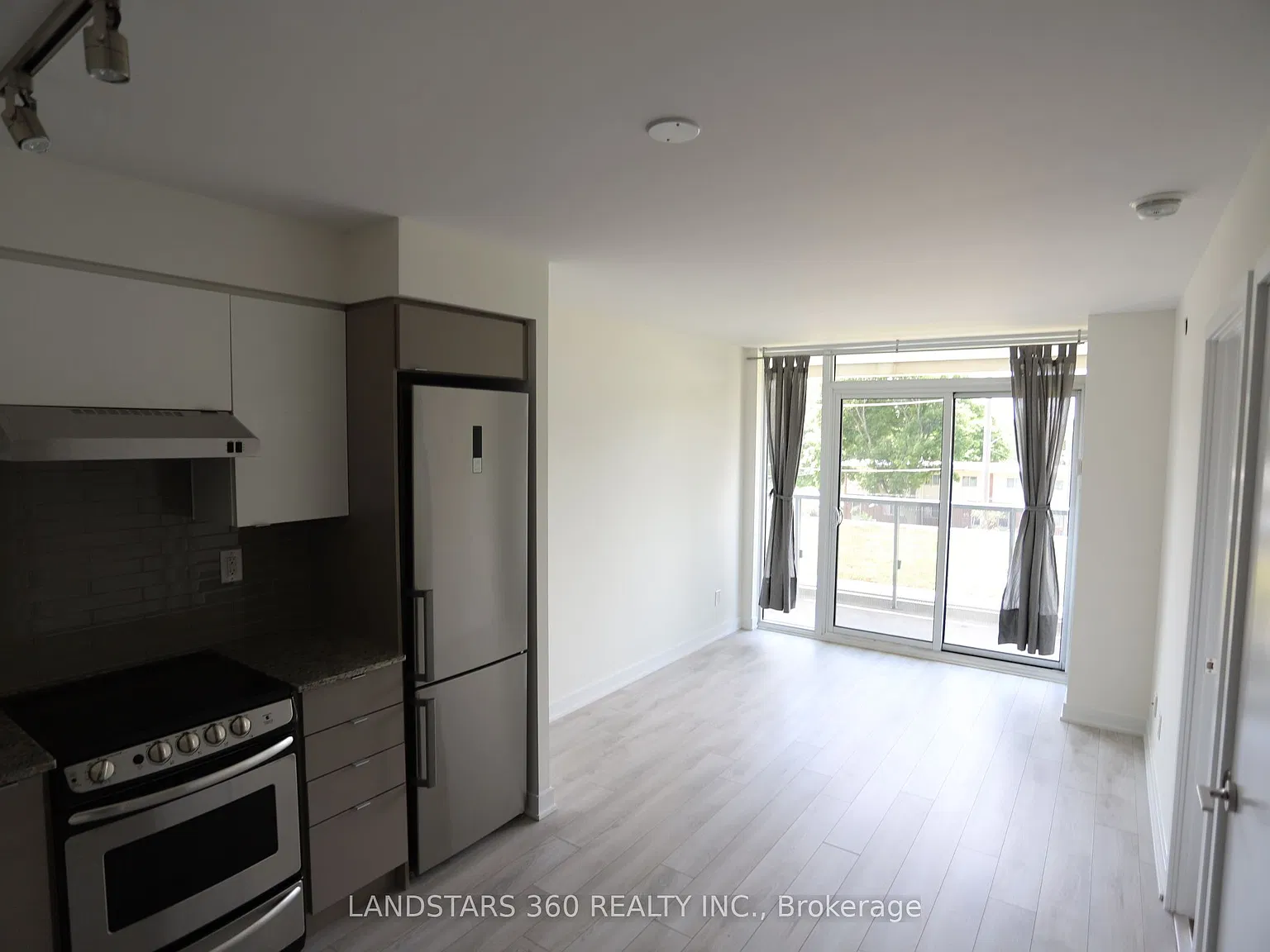 1 bed, $2,100 — Photo 2