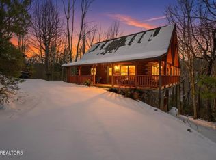 1713 Parkway View Ct, Sevierville, TN 37876