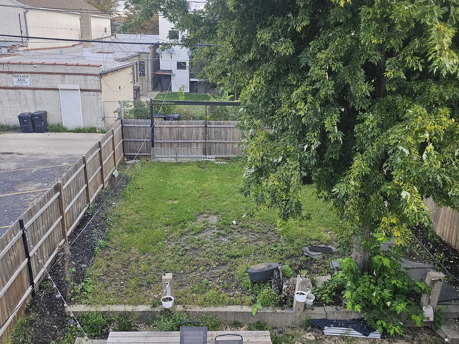 3 bed, 1000 sqft, $1,500 — Photo 2