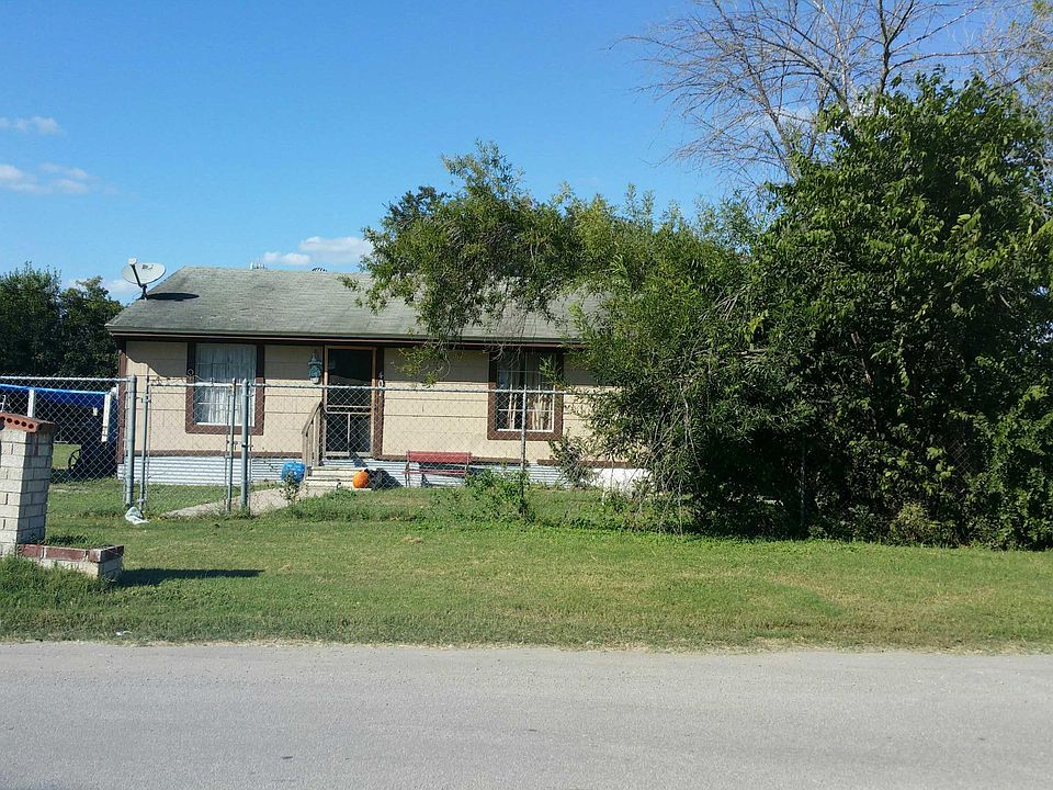 1st image of 407 W Baetz Blvd