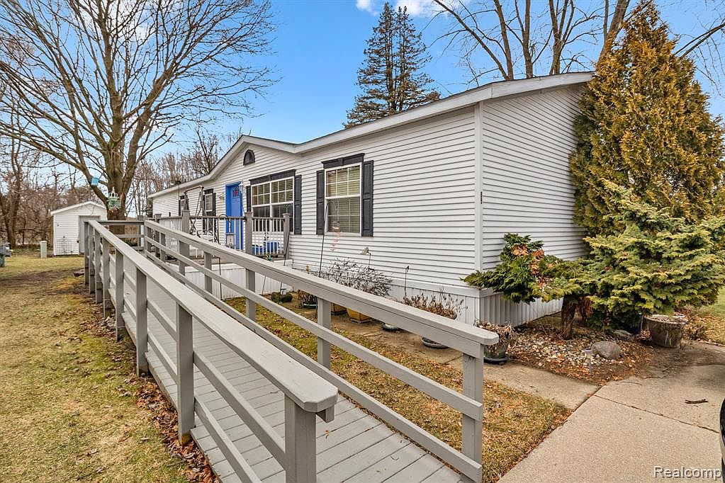 65 Menlo Park Dr, Belleville, MI 48111 Zillow