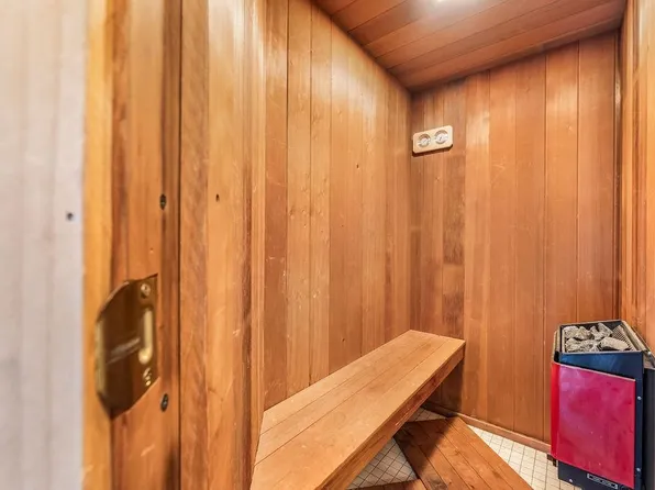 2110 Harmon Cove Tower image 31 of 50