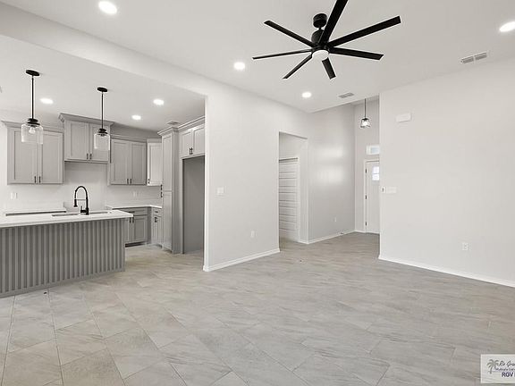 2nd image of 432 N Leon Ave