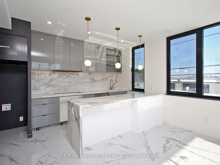 2 Owen Dr — Photo 5