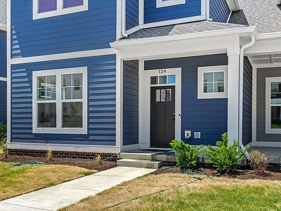 3rd image of 124 Parkerwood Ln W
