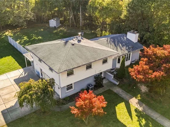 456 Fort Gray Dr, Lewiston, NY 14092