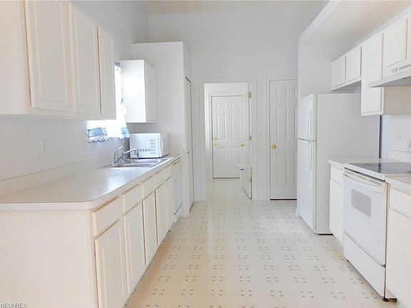 3rd image of 446 W Heritage Dr