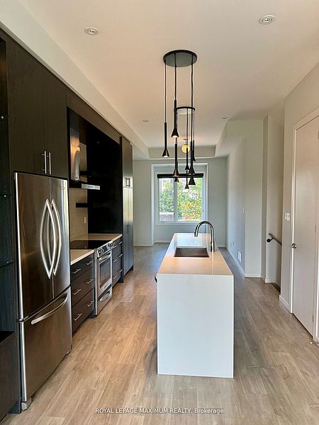 Oakville Townhouse for rent - 3 Bedrooms — photo 5