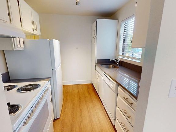 5th image of 11254 Greenwood Ave N APT 101