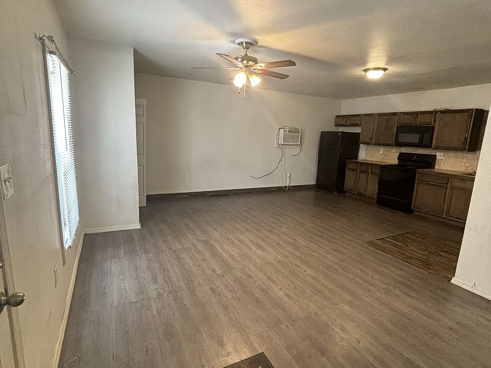 2nd image of 2409 13th St APT 10