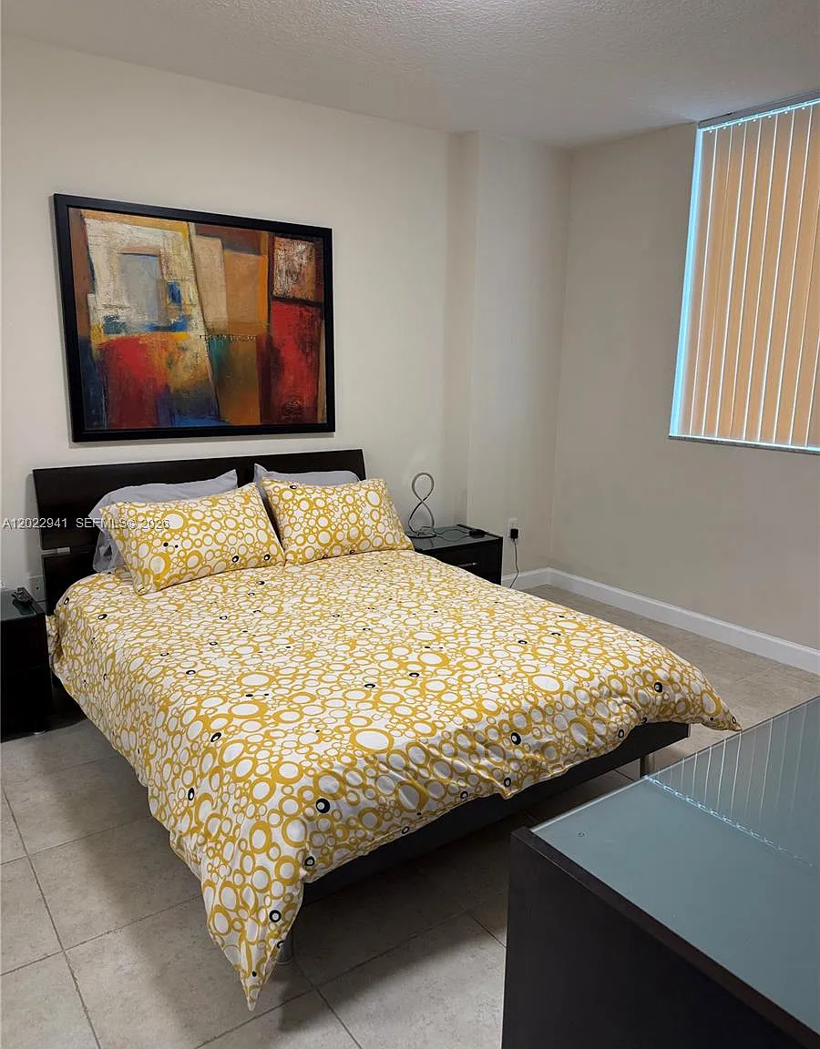 2 bed, 1073 sqft, $3,100 — Photo 4