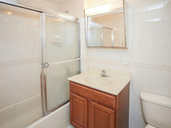4th image of 135-32 Coolidge Ave APT 2G
