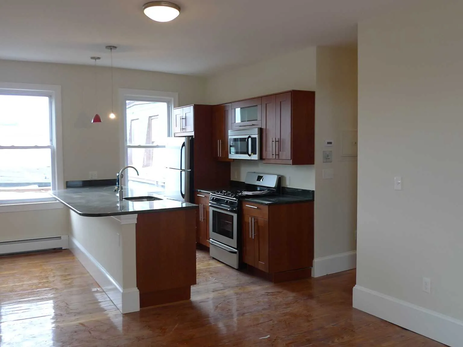 3 bed, $4,500 — Photo 1