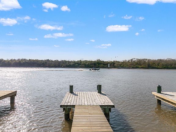 3rd image of 442 Private Rd