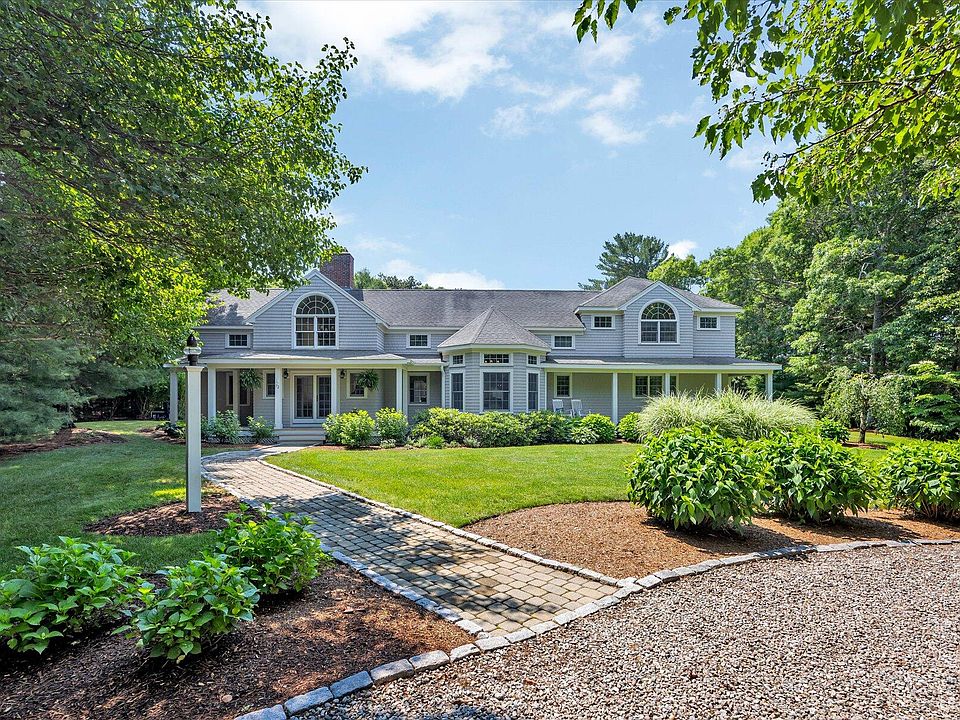 1st image of 72 Highwood Way