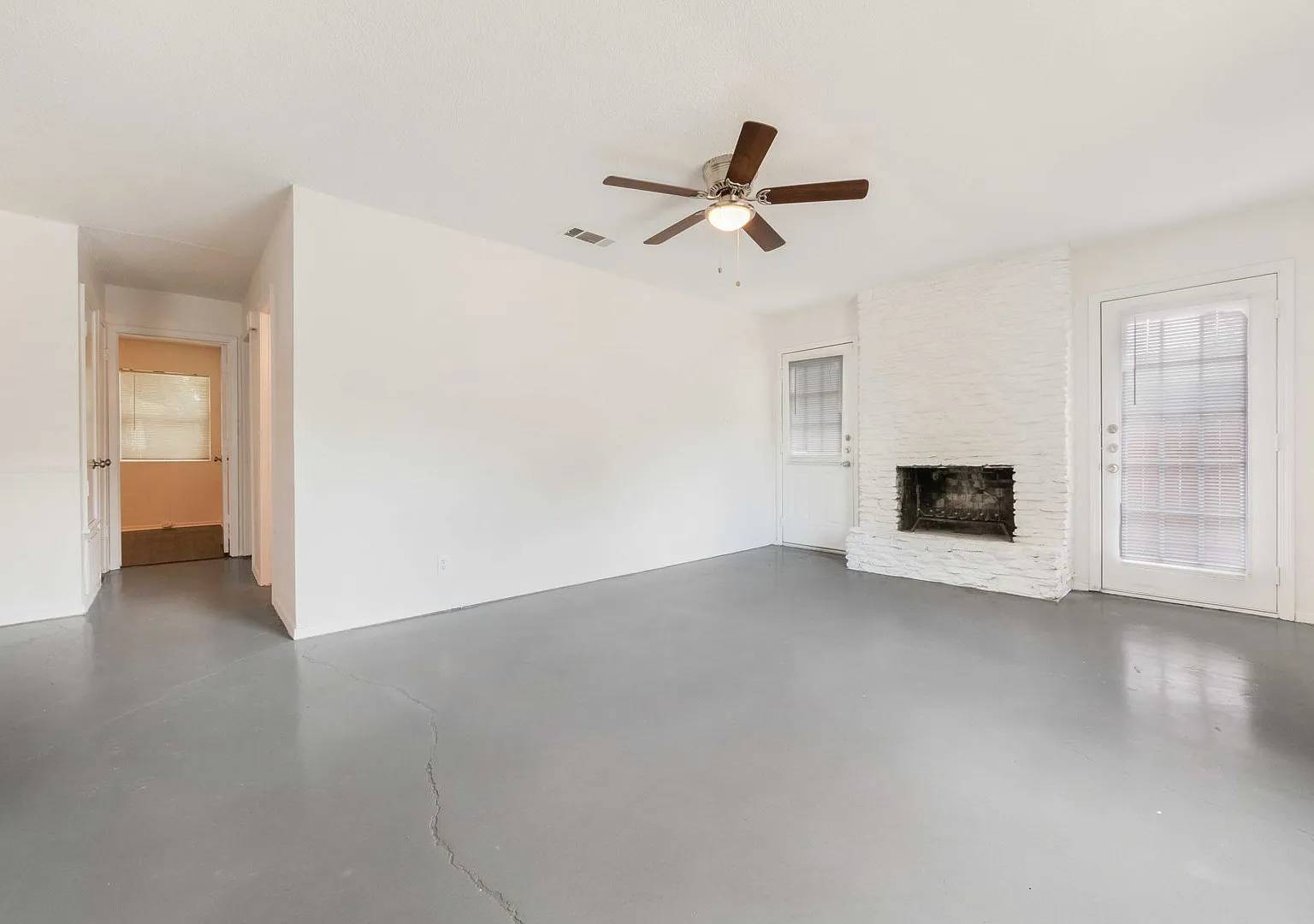 2/1 in Central Austin with Garage & Private Yard — Photo 1