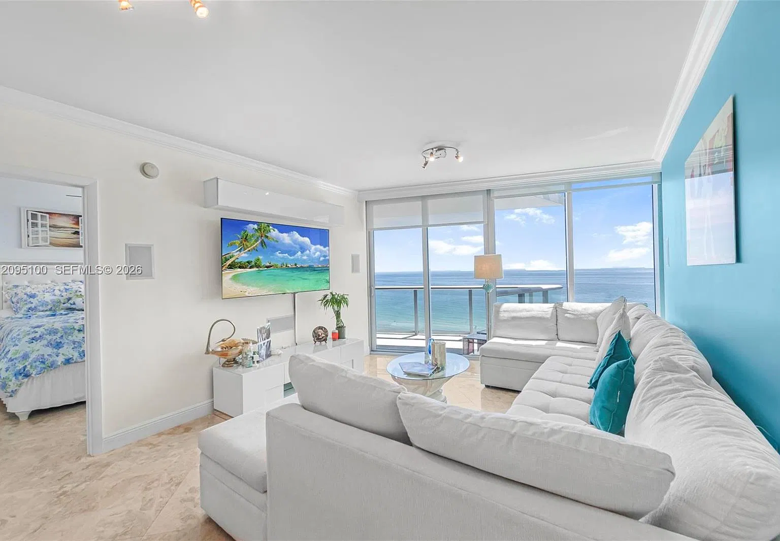 Jade Beach Condo — Photo 2