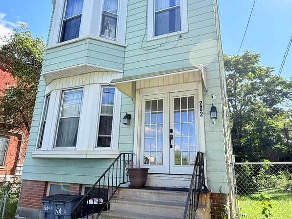202 Morton Ave #2