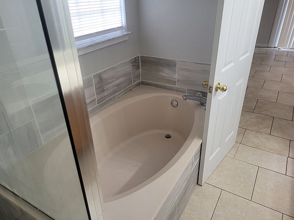 2nd image of 4399 Sherwood Forest Dr #4399