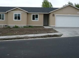 352 NW 10th Pl, Hermiston, OR 97838