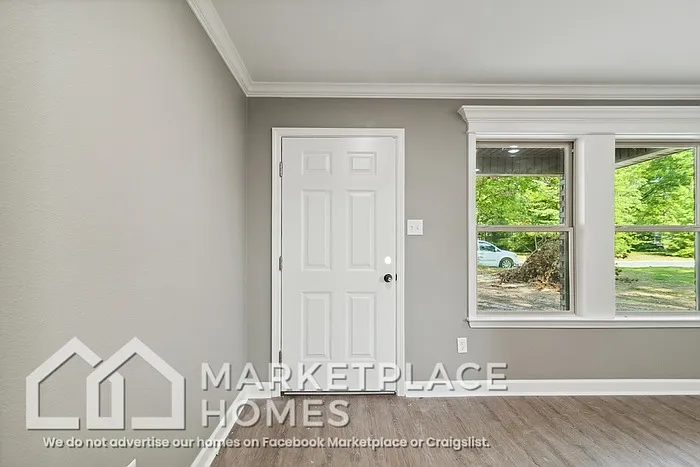 2102 Moss St — Photo 5