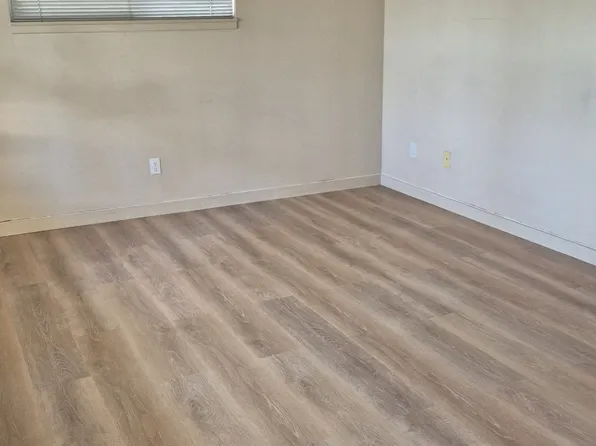 2954 S Frontenac St, Seattle, WA 98108