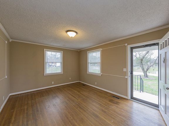 4th image of 316 Michael Dr