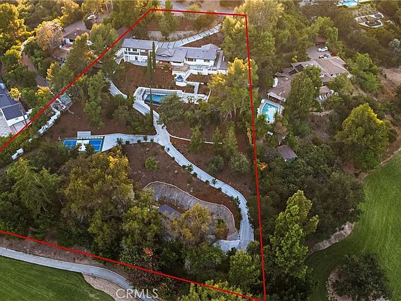 2nd image of 122 Patrician Way