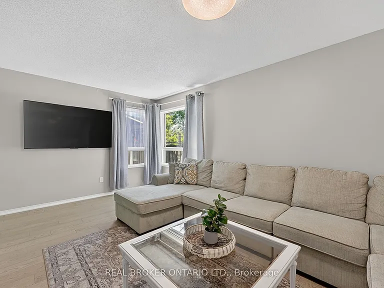 1895 Applewood Ave #UPPER — Photo 13