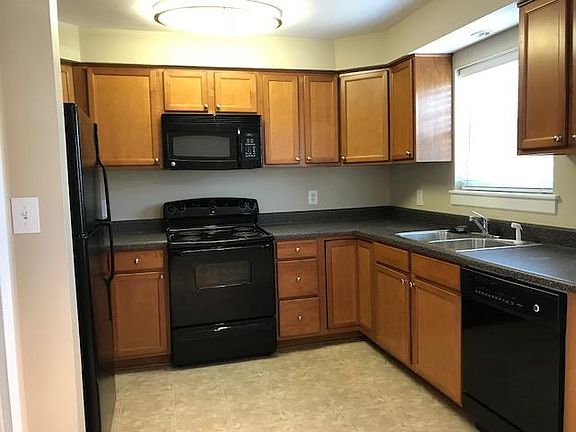 3rd image of 1850 English Ct
