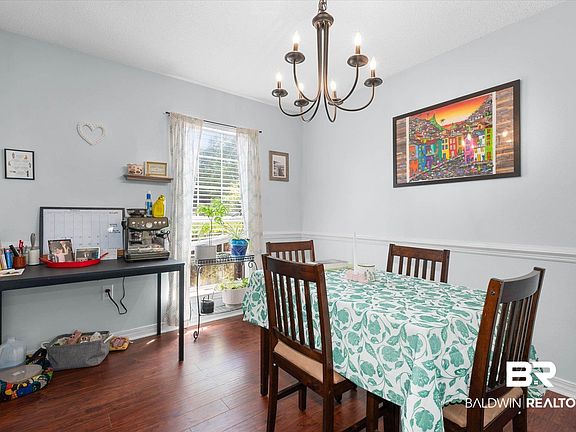 4th image of 10221 Woodmere Dr
