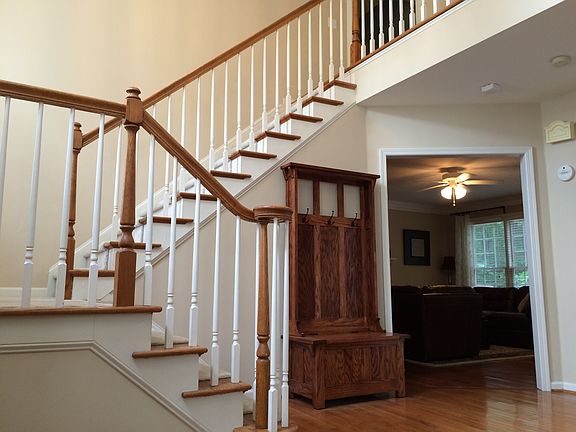 2nd image of 3306 Woodcrest Ct SE