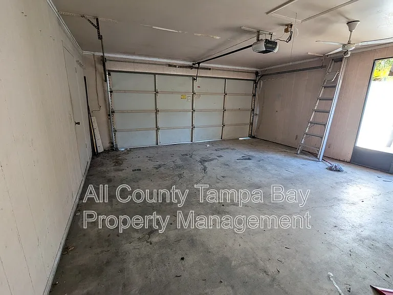 10914 Landon Ln — Photo 17