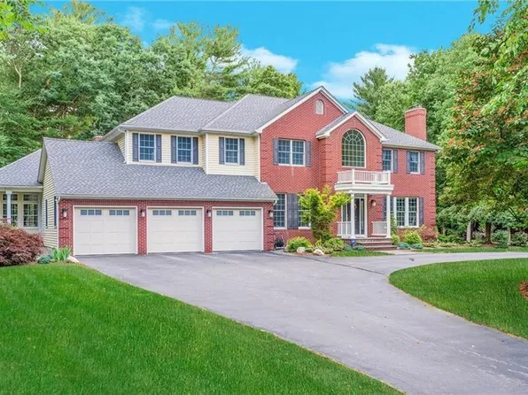 120 Westfield Dr, East Greenwich, RI 02818