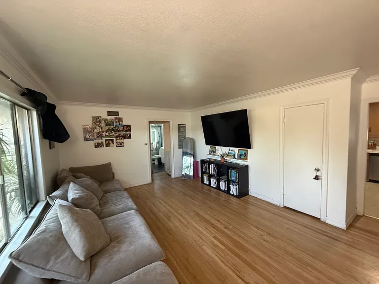 14833 Stanton Ave — Photo 7